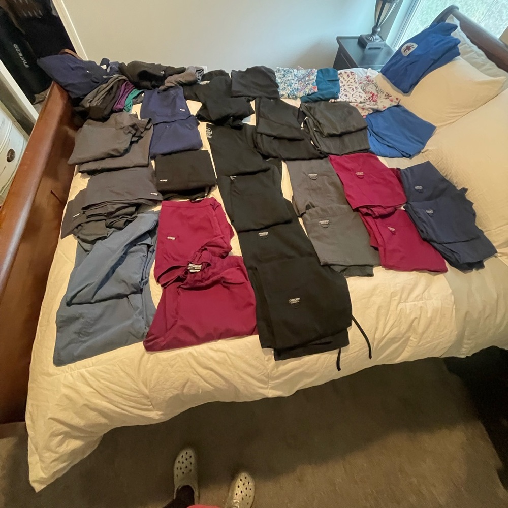 Scrubs - Women’s S-M